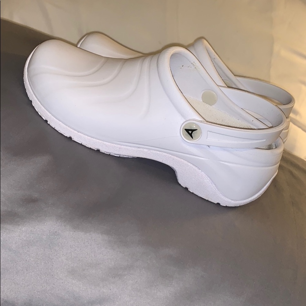 Anywear white nurse shoes